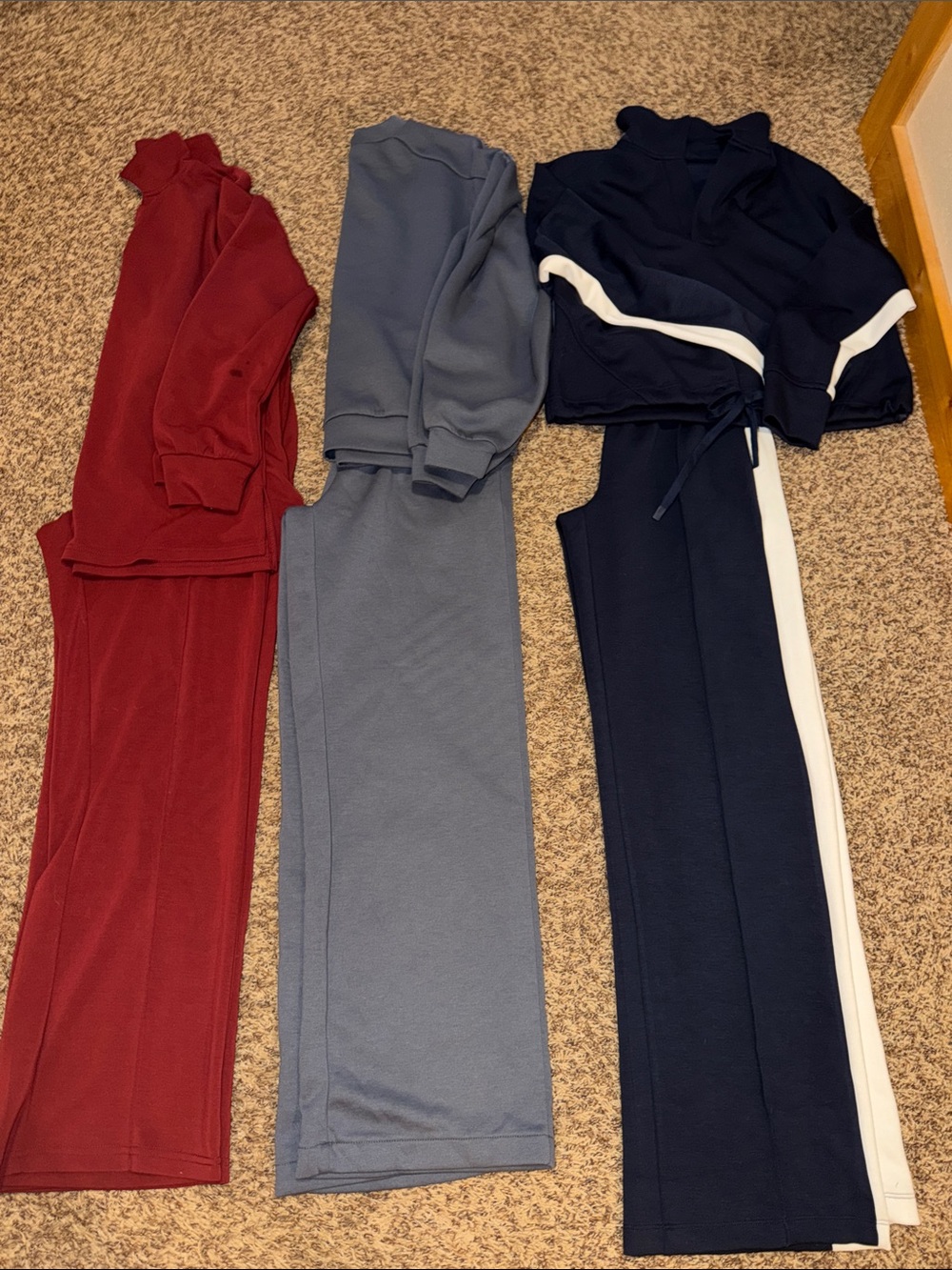 Bundle of women’s long sleeve outfits - will sell bundled or separate separately